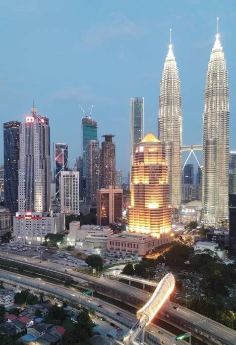 Legasi At Kampong Bahru With Full Kl View, 10Min Walk Train Station & Klcc Lägenhet Kuala Lumpur Exteriör bild